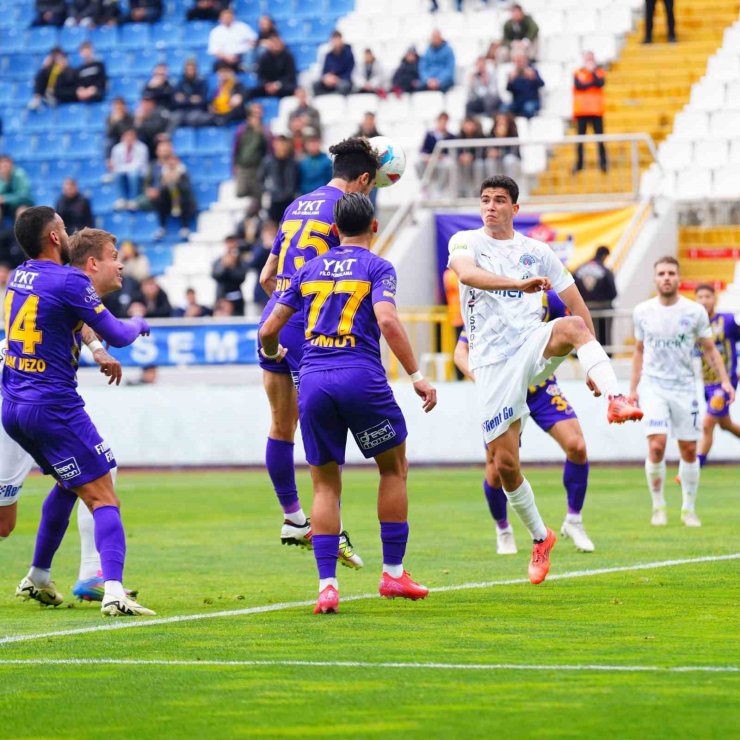 TRENDYOL SÜPER LİG: EYÜPSPOR: 0 - KASIMPAŞA: 1 (İLK YARI)