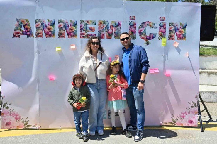BEŞİKTAŞ’TA ANNELER GÜNÜ RENKLİ ETKİNLİKLERLE KUTLANDI