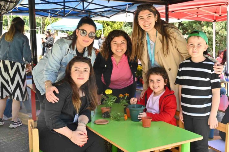 BEŞİKTAŞ’TA ANNELER GÜNÜ RENKLİ ETKİNLİKLERLE KUTLANDI