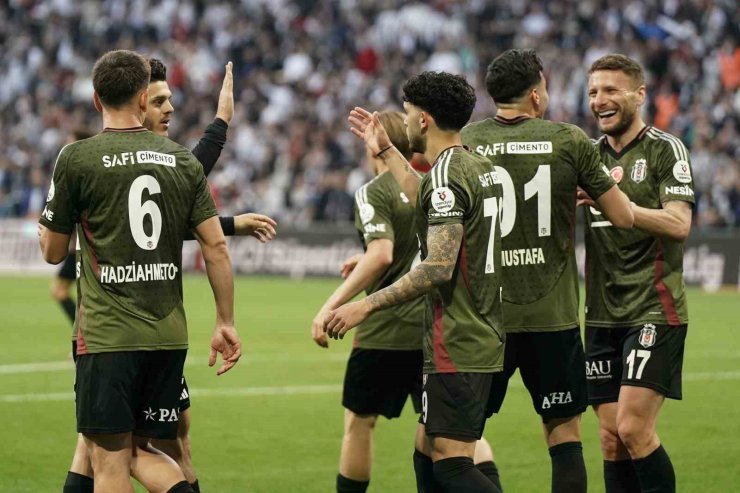 BEŞİKTAŞ GALİBİYET SERİSİNİ 3 MAÇA ÇIKARDI