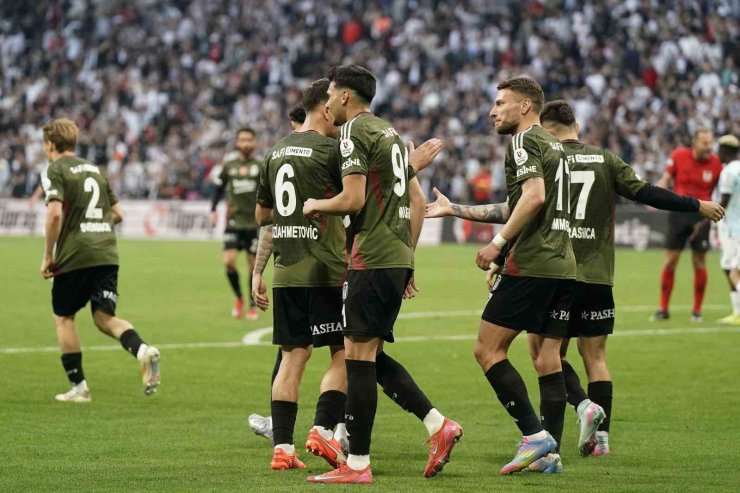TRENDYOL SÜPER LİG: BEŞİKTAŞ: 2 - ADANA DEMİRSPOR: 1 (İLK YARI)
