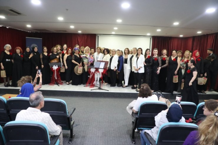GAZİOSMANPAŞA’DA ANNELER GÜNÜ KUTLAMALARI RENKLİ GÖRÜNTÜLERE SAHNE OLDU