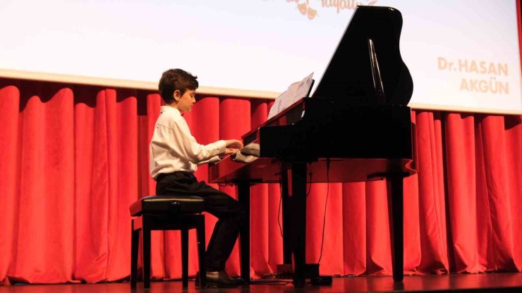 GENÇ PİYANİSTLER, MUHTEŞEM PERFORMANSLAR SERGİLEDİ
