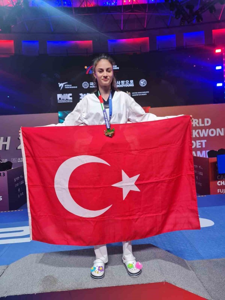 SENA YILMAZ, TAEKWONDODA DÜNYA ŞAMPİYONU