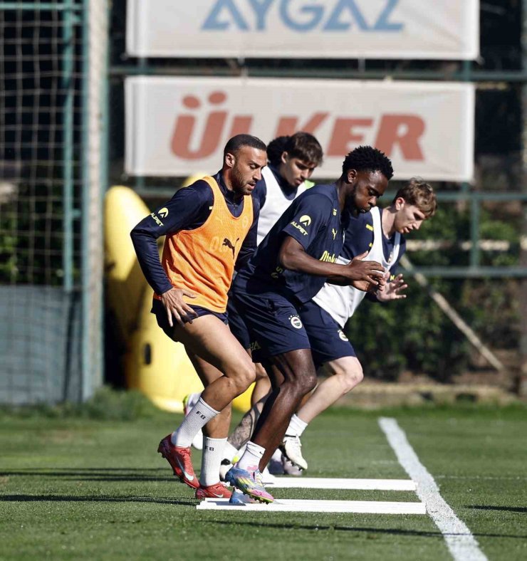 FENERBAHÇE, EYÜPSPOR MAÇI HAZIRLIKLARINA BAŞLADI