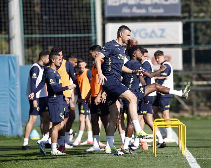 FENERBAHÇE, EYÜPSPOR MAÇI HAZIRLIKLARINA BAŞLADI