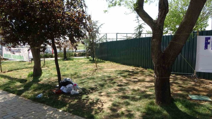 KADIKÖY KALAMIŞ PARK’INI BETONA BOĞDULAR: HALK İSYAN ETTİ