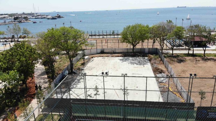 KADIKÖY KALAMIŞ PARK’INI BETONA BOĞDULAR: HALK İSYAN ETTİ