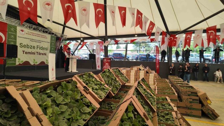 SİLİVRİ’DE ÜRETİCİYE 614 BİN FİDE VE 4 TON TOHUM DESTEĞİ