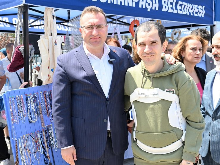 GAZİOSMANPAŞA’DA ÖZEL ÖĞRENCİLERİN EL EMEĞİ ÜRÜNLERİ PANAYIRDA SERGİLENDİ