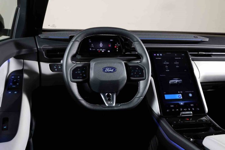 FORD TÜRKİYE, ELEKTRİKLİ YENİ BİNEK VE TİCARİ ARAÇLARINI TANITTI
