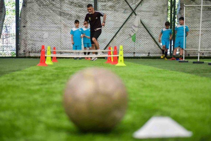 ESENYURT BELEDİYESİ’NDEN GELECEĞİN FUTBOLCULARINA DESTEK