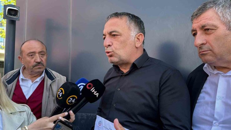 İBB MAĞDURU TAKSİCİLERDEN CHP İL BAŞKANLIĞI BİNASI ÖNÜNDE DÜDÜKLÜ PROTESTO