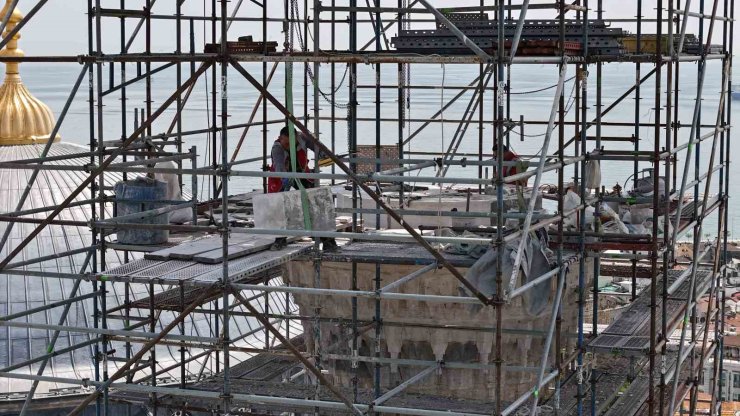 SULTANAHMET CAMİİ’NİN ÖMRÜNE ÖMÜR KATACAK OLAN MİNARE RESTORASYONU SÜRÜYOR