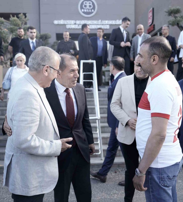 DURSUN ÖZBEK VE ERTUĞRUL DOĞAN DOSTLUK YEMEĞİNDE BİR ARAYA GELDİ