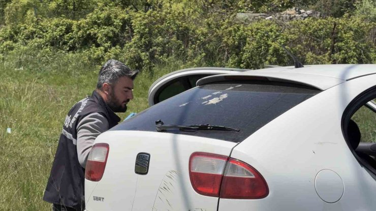 ARNAVUTKÖY’DE ALACAKLI OLDUKLARI KİŞİNİN ÖNÜNÜ KESİP KURŞUN YAĞDIRDILAR