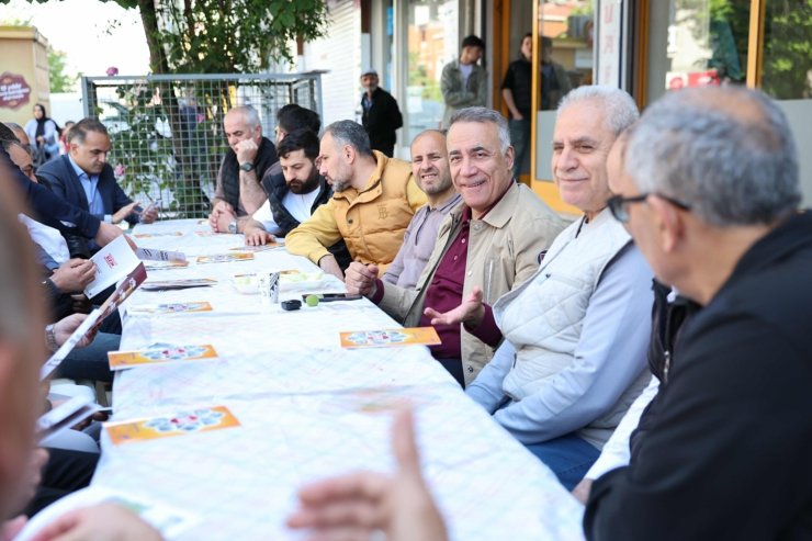 SULTANGAZİ BELEDİYE BAŞKANI DURSUN ESNAFLA KAHVALTI SOFRASINDA