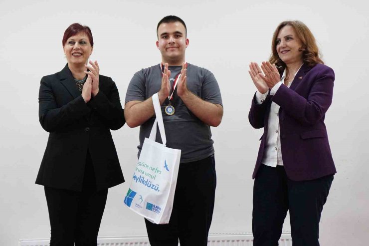 BEYLİKDÜZÜ’NÜN ÖZEL SPORCULARI TURNUVADA TER DÖKTÜ