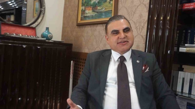 HAKİM, AİLELERİ MADDE BAĞIMLILIĞINA KARŞI YAZDIĞI KİTAPLARLA UYARDI