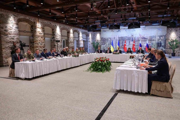 TÜRKİYE-RUSYA-UKRAYNA ÜÇLÜ TOPLANTISI BAŞLADI