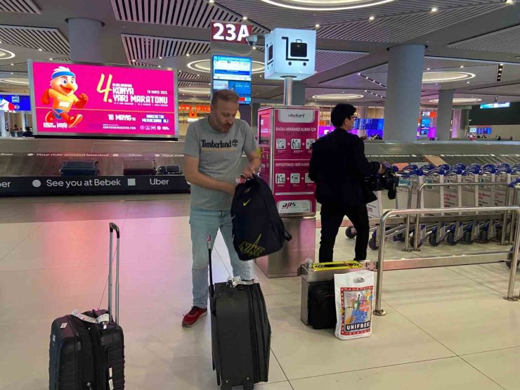TRABLUS’TAN TAHLİYE EDİLEN TÜRK VATANDAŞLARI TAŞIYAN UÇAK İSTANBUL’A ULAŞTI