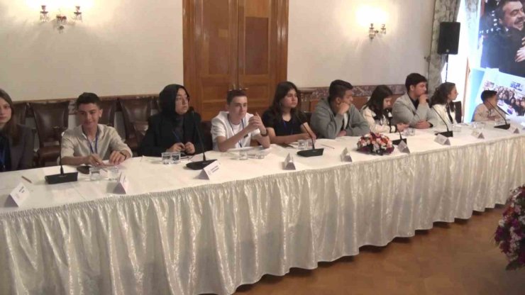 MİLLİ EĞİTİM BAKANI TEKİN, ÖĞRENCİ ÇALIŞTAYI’NDA GENÇLERLE BULUŞTU
