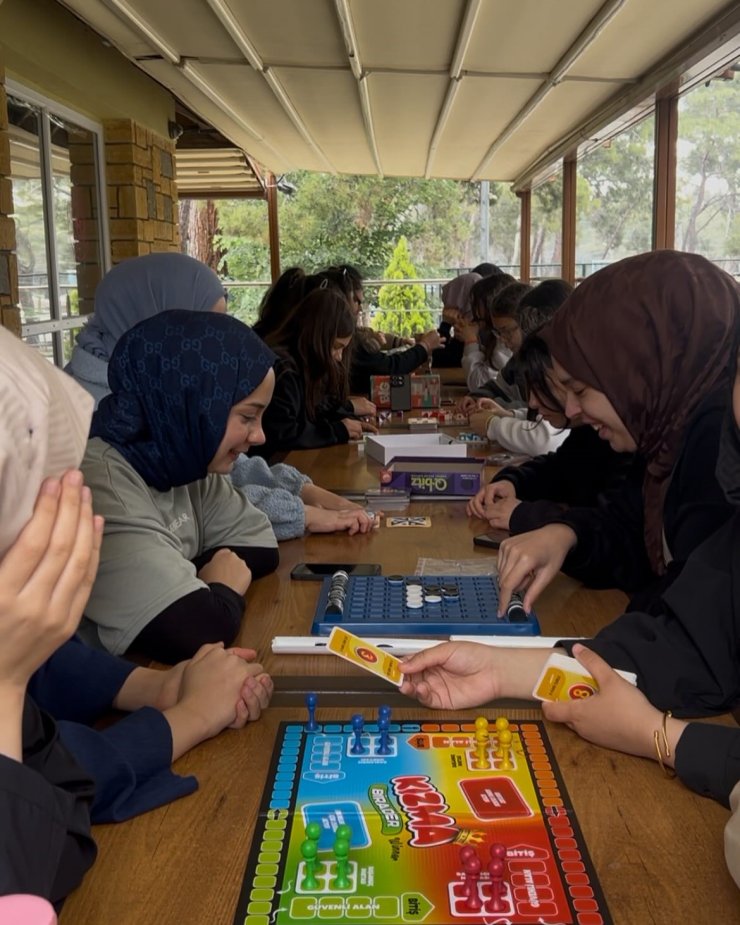 SULTANGAZİLİ GENÇ KIZLAR MANİSA KAMPI’NDA DOĞAYLA İÇ İÇE