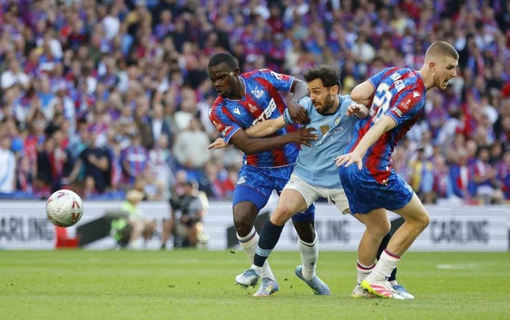 FA CUP ŞAMPİYONU CRYSTAL PALACE