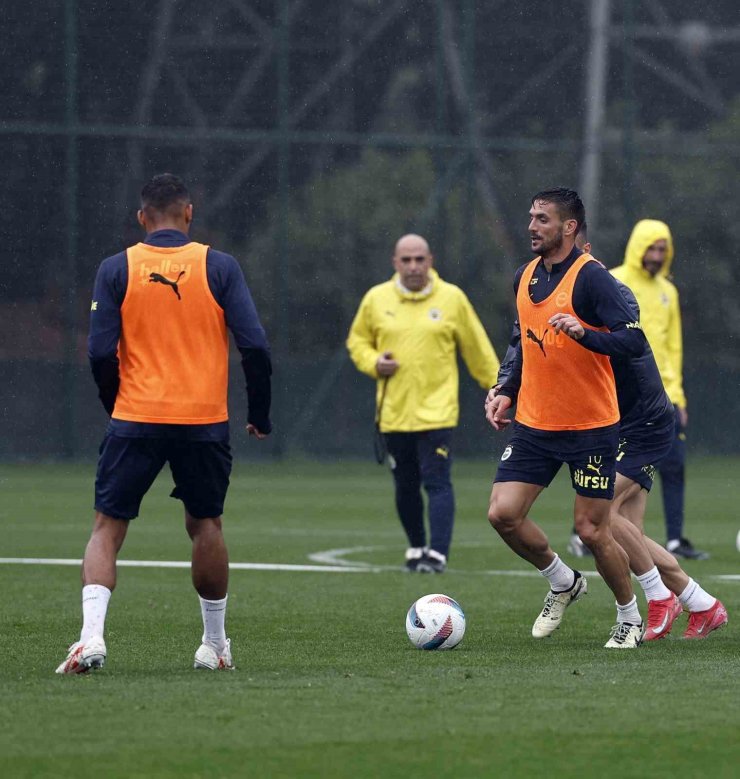 FENERBAHÇE, EYÜPSPOR MAÇI HAZIRLIKLARINI TAMAMLADI