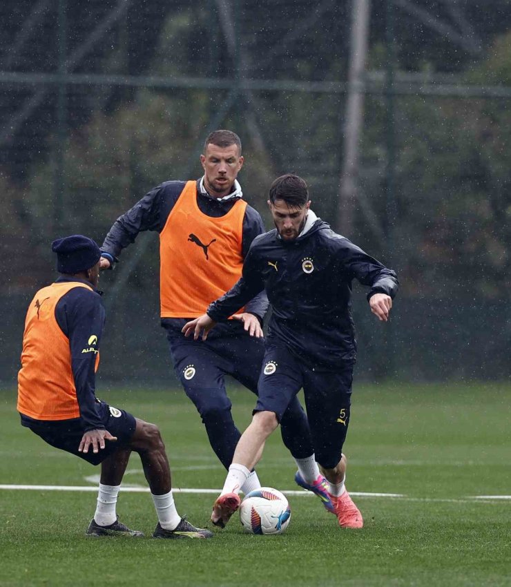 FENERBAHÇE, EYÜPSPOR MAÇI HAZIRLIKLARINI TAMAMLADI