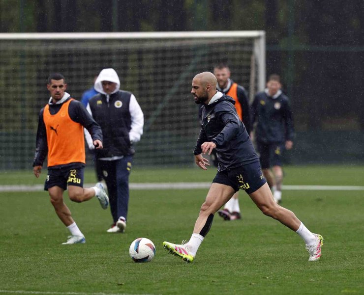 FENERBAHÇE, EYÜPSPOR MAÇI HAZIRLIKLARINI TAMAMLADI
