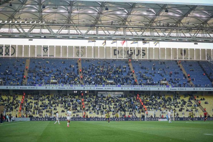 KADIKÖY’DE TRİBÜNLER BOŞ KALDI