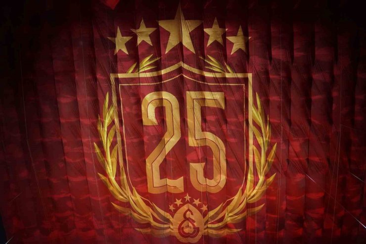 GALATASARAY, TÜRKİYE’DE 5. YILDIZI KAZANAN İLK TAKIM OLDU