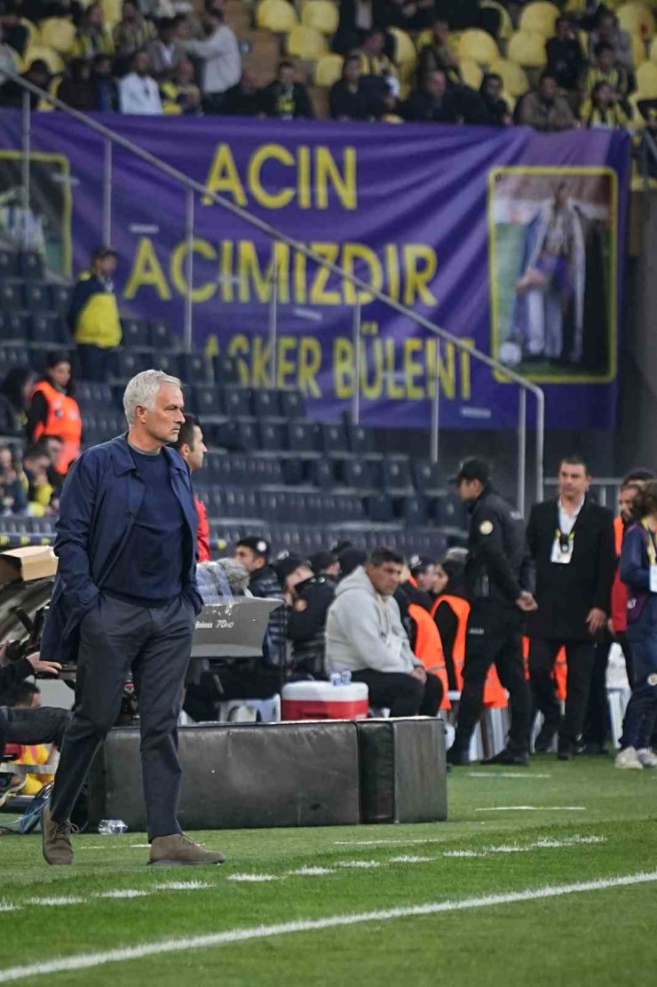 TRENDYOL SÜPER LİG: FENERBAHÇE: 1 - EYÜPSPOR: 0 (İLK YARI)