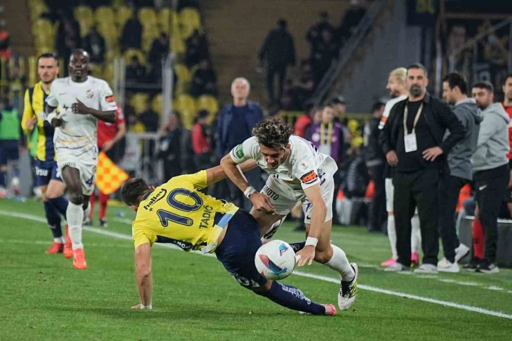 TRENDYOL SÜPER LİG: FENERBAHÇE: 2 - EYÜPSPOR: 1 (MAÇ SONUCU)