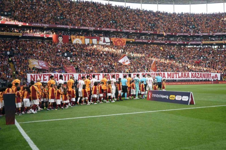 TRENDYOL SÜPER LİG: GALATASARAY: 0 - KAYSERİSPOR: 0 (MAÇ DEVAM EDİYOR)