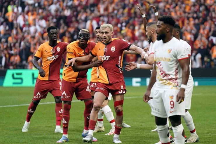TRENDYOL SÜPER LİG: GALATASARAY: 2 - KAYSERİSPOR: 0 (İLK YARI)