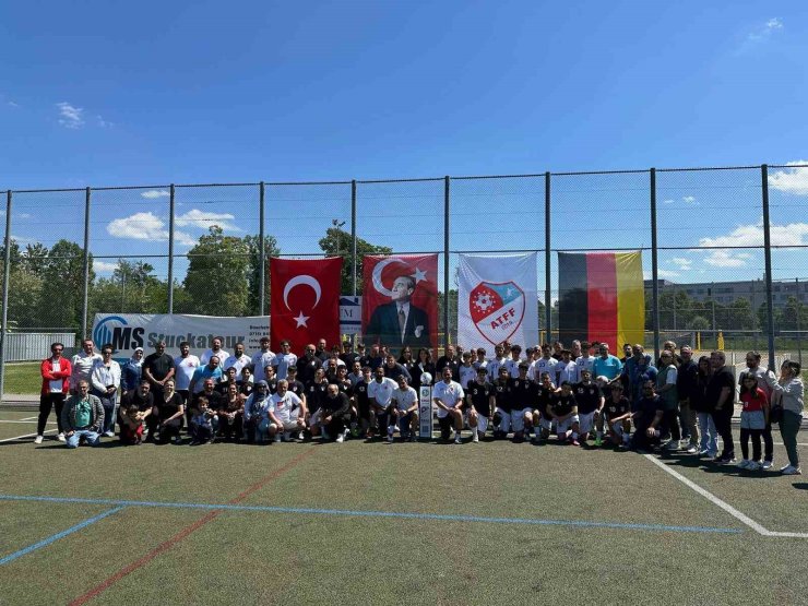 ATFF’NİN 19 MAYIS’A ÖZEL FUTBOLCU SEÇME ETKİNLİĞİ STUTTGART’TA DÜZENLENDİ