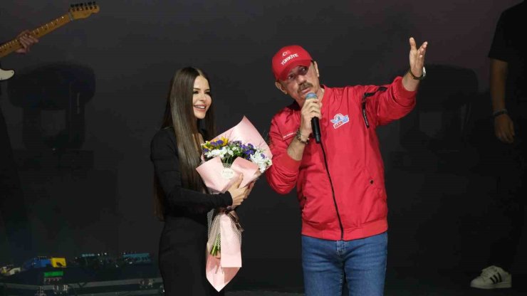 BAHÇELİEVLER’DE 19 MAYIS’A ÖZEL "GENÇLİK KONSERİ" DÜZENLENDİ