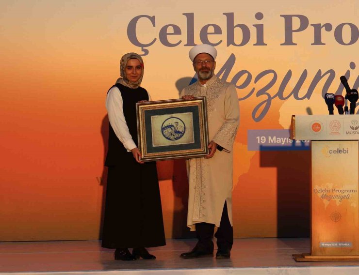 DİYANET İŞLERİ BAŞKANI ERBAŞ: "İNSANIN DEĞERİ, PEŞİNDEN GİTTİĞİ ŞEYLE ÖLÇÜLÜR"