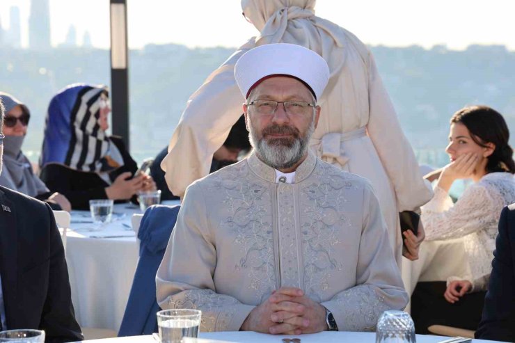 DİYANET İŞLERİ BAŞKANI ERBAŞ: "İNSANIN DEĞERİ, PEŞİNDEN GİTTİĞİ ŞEYLE ÖLÇÜLÜR"