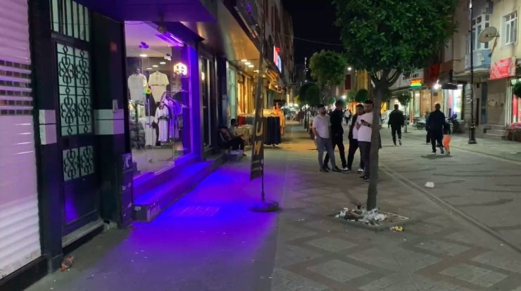 BAĞCILAR’DA MAĞAZAYA SİLAHLI SALDIRI: 4 MÜŞTERİ VE 1 ÇALIŞAN YARALANDI