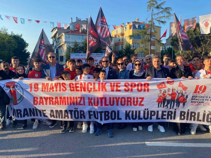 ÜMRANİYE’DE 19 MAYIS COŞKUYLA KUTLANDI