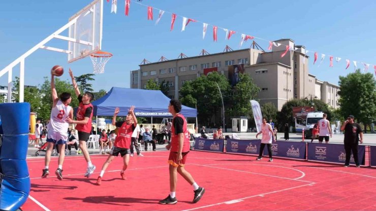 3X3 BASKETBOL GENÇLİK KUPASI NEFESLERİ KESTİ
