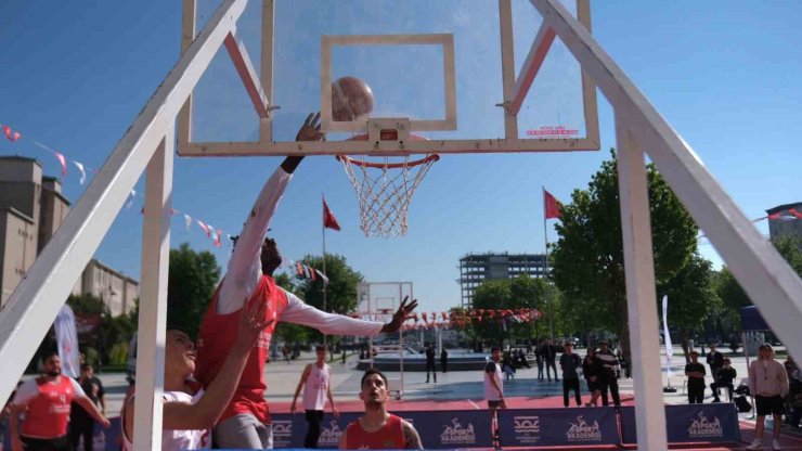 3X3 BASKETBOL GENÇLİK KUPASI NEFESLERİ KESTİ
