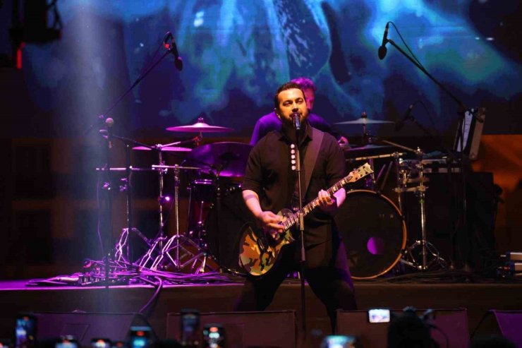 ÇEKMEKÖY GENÇLİK FESTİVALİ’NDE PERA RÜZGARI