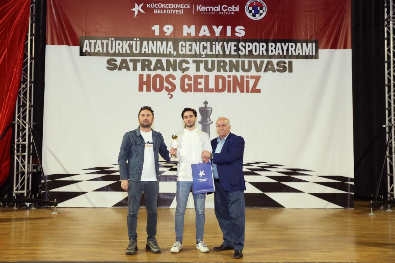 hukggde6mIrfj94qt2nw1vcb.jpg