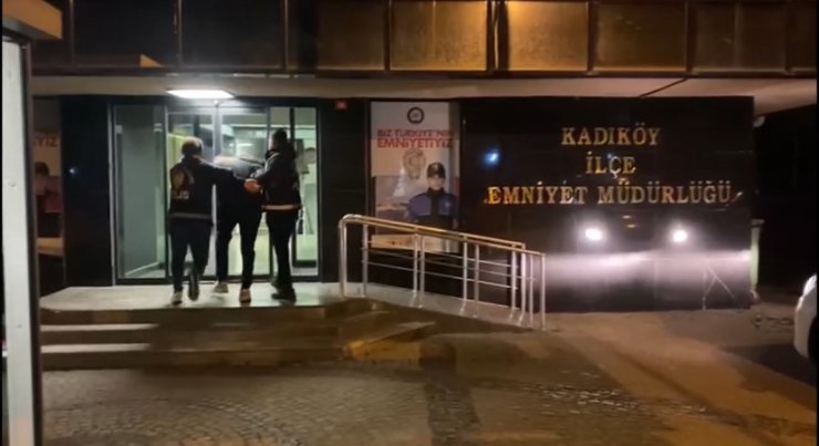 KADIKÖY’DE GALATASARAY TARAFTARINA SİLAHLI SALDIRI: 1 YARALI