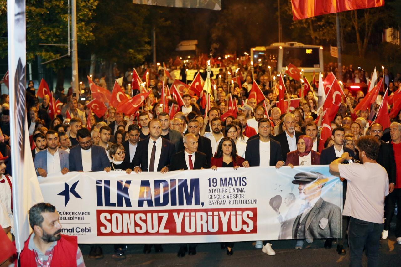 r2y5fygdvamohusoil01dvb3.jpg