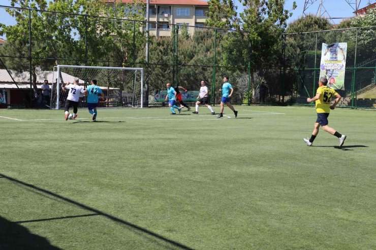 CUMHURİYET SAVCILARI İLE KURUM MÜDÜRLERİ DOSTLUK MAÇINDA SAHAYA ÇIKTI
